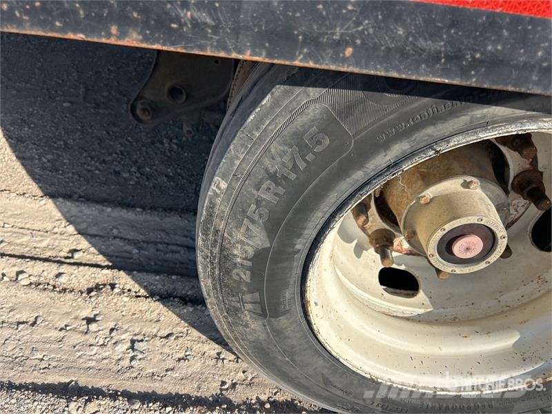 Interstate 40DLA 33 ft T/A Equipment Trailer مقطورات مركبات نقل