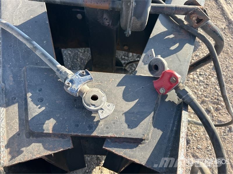 Interstate 40DLA 33 ft T/A Equipment Trailer مقطورات مركبات نقل