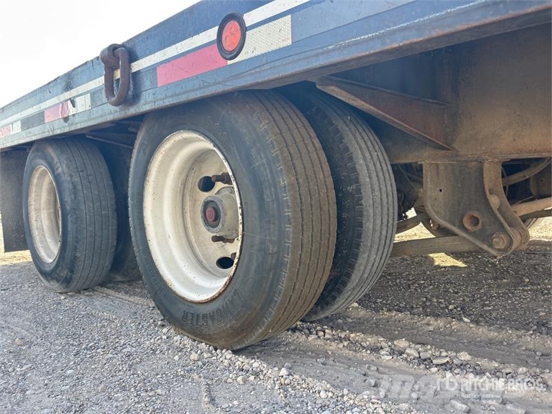 Interstate 40DLA 33 ft T/A Equipment Trailer مقطورات مركبات نقل