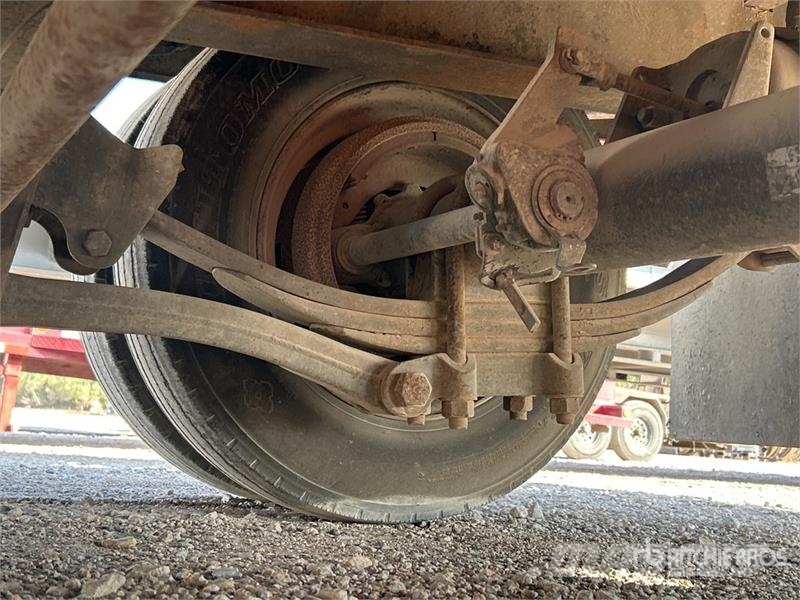 Interstate 40DLA 33 ft T/A Equipment Trailer مقطورات مركبات نقل