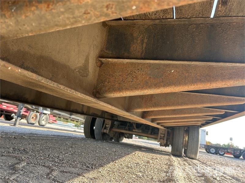 Interstate 40DLA 33 ft T/A Equipment Trailer مقطورات مركبات نقل