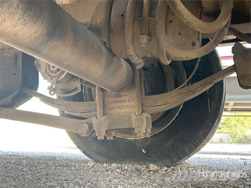 Interstate 40DLA 33 ft T/A Equipment Trailer مقطورات مركبات نقل