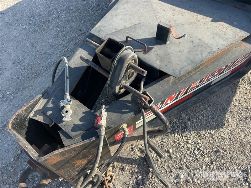 Interstate 40DLA 33 ft T/A Equipment Trailer مقطورات مركبات نقل