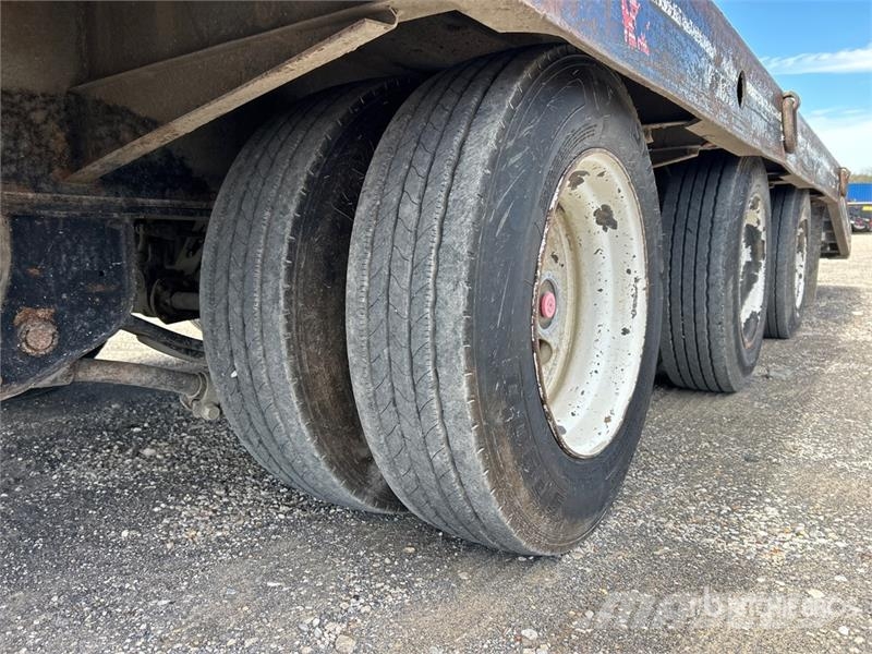 Interstate 50DLA 29 ft Tri/A Equipment Trailer Přívesy na přepravu automobilů