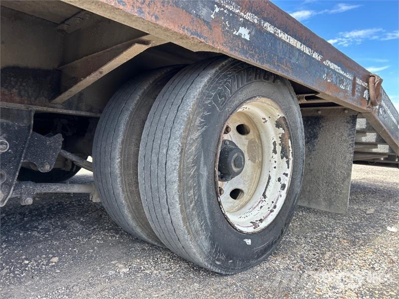 Interstate 50DLA 29 ft Tri/A Equipment Trailer Přívesy na přepravu automobilů
