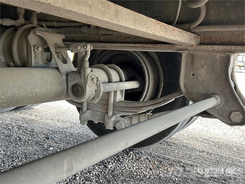 Interstate 50DLA 29 ft Tri/A Equipment Trailer Přívesy na přepravu automobilů