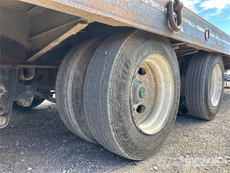 Interstate 50DLA 29 ft Tri/A Equipment Trailer Přívesy na přepravu automobilů