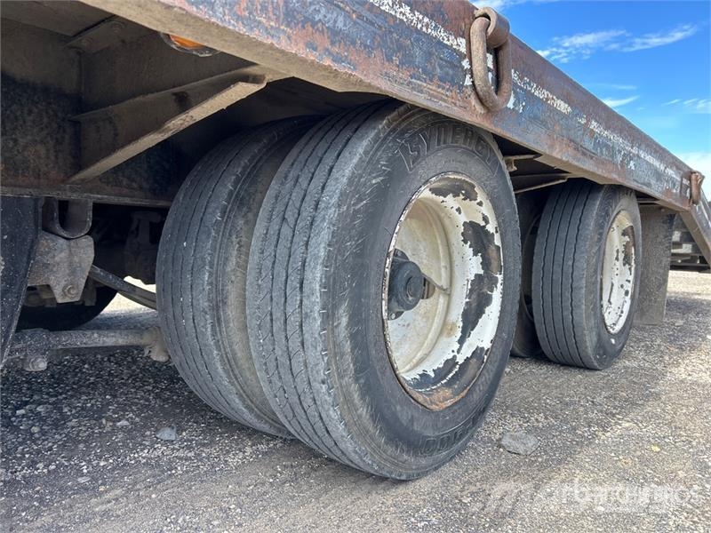 Interstate 50DLA 29 ft Tri/A Equipment Trailer Přívesy na přepravu automobilů