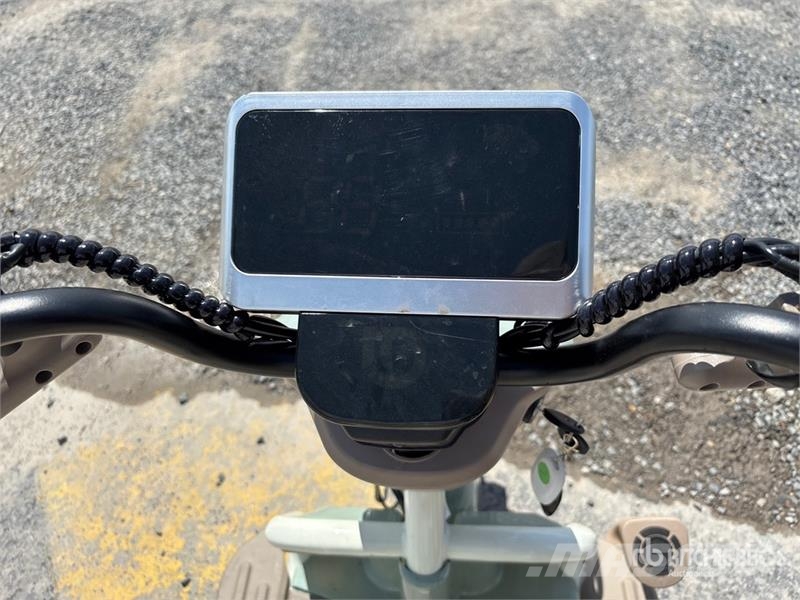 IRGC40 3-Wheel Utility Cart エンジン