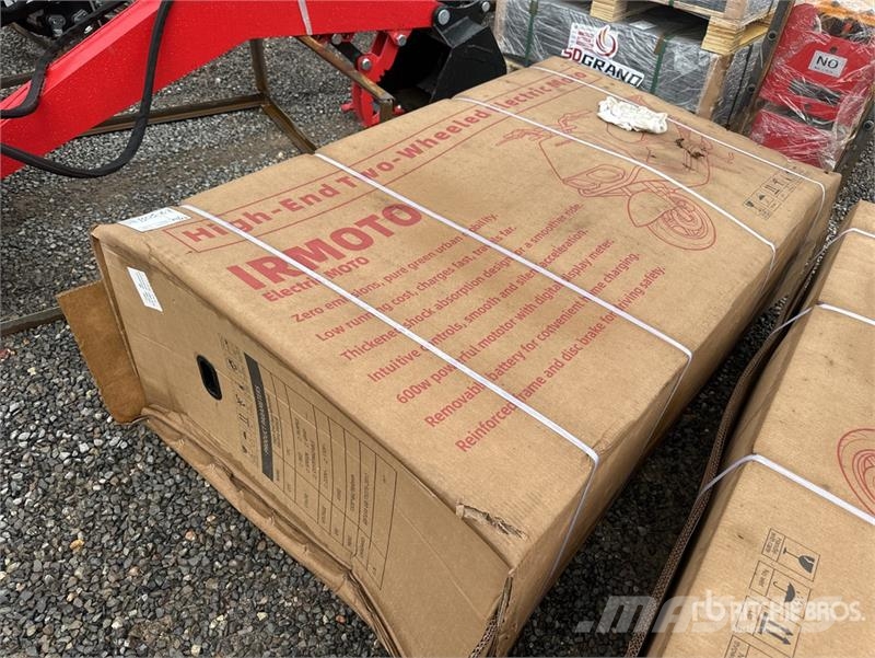 IRMOTO-WHITE Electric Moped (Unused) Automašīnas