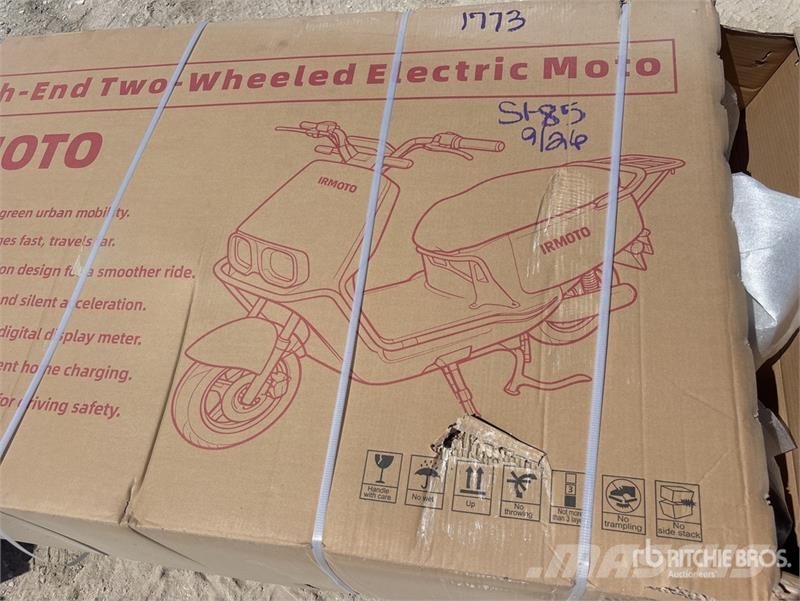IRMOTO-WHITE Electric Moped (Unused) 汽车