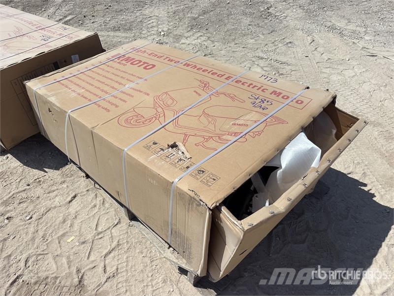 IRMOTO-WHITE Electric Moped (Unused) 汽车