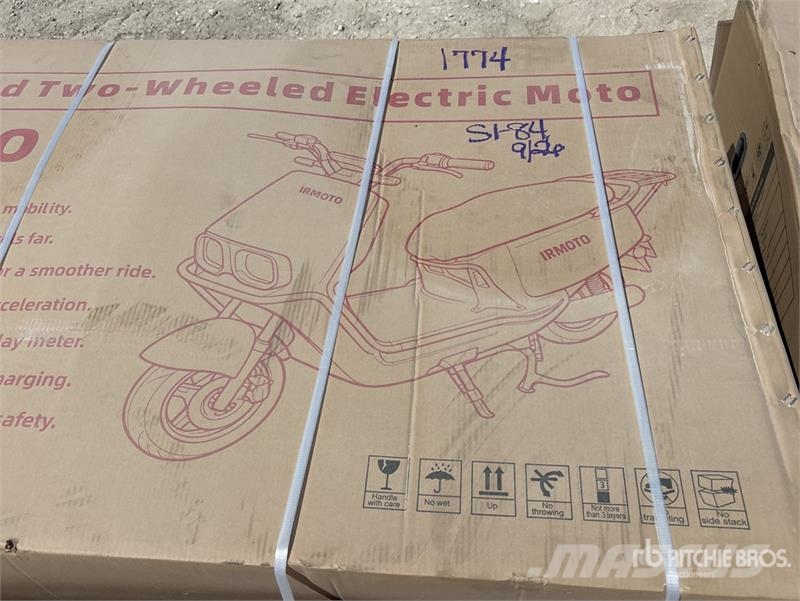 IRMOTO-WHITE Electric Moped (Unused) 汽车