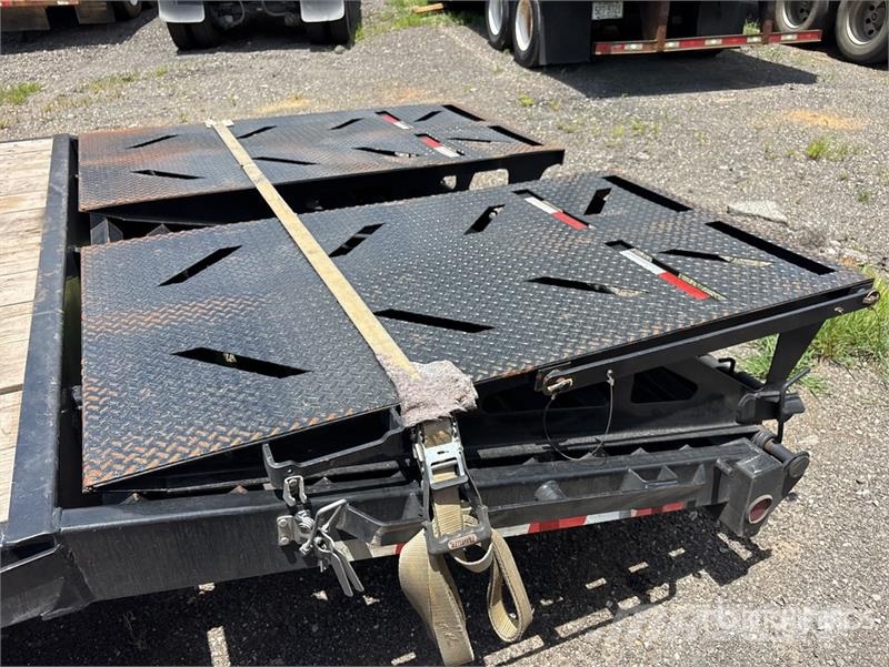 Iron Bull 32 ft T/A Gooseneck Equipment Trailer Ремаркета за превоз на автомобили