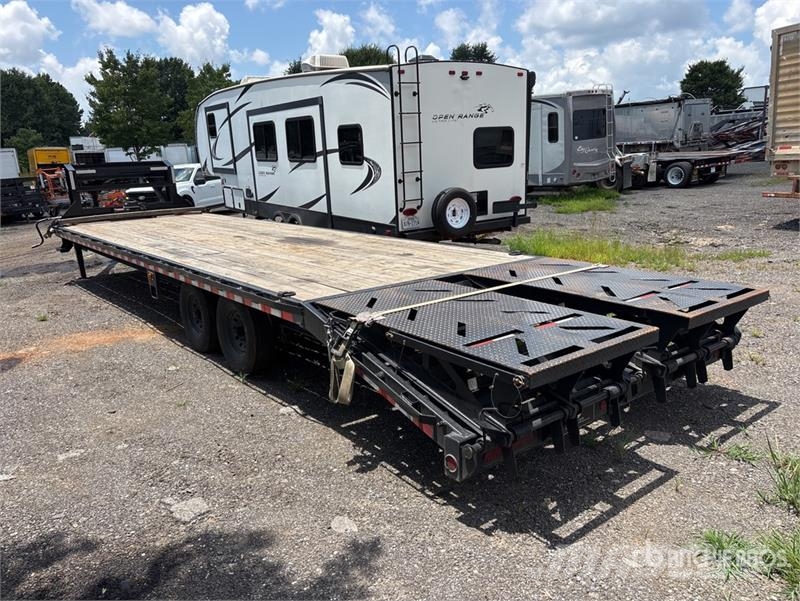 Iron Bull 32 ft T/A Gooseneck Equipment Trailer Ремаркета за превоз на автомобили