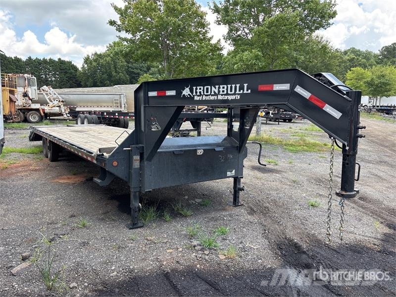 Iron Bull 32 ft T/A Gooseneck Equipment Trailer Ремаркета за превоз на автомобили
