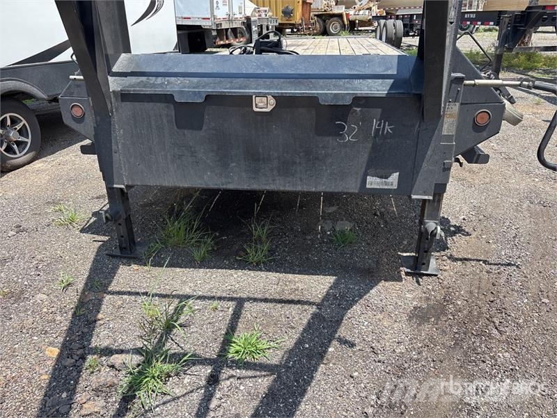 Iron Bull 32 ft T/A Gooseneck Equipment Trailer Ремаркета за превоз на автомобили