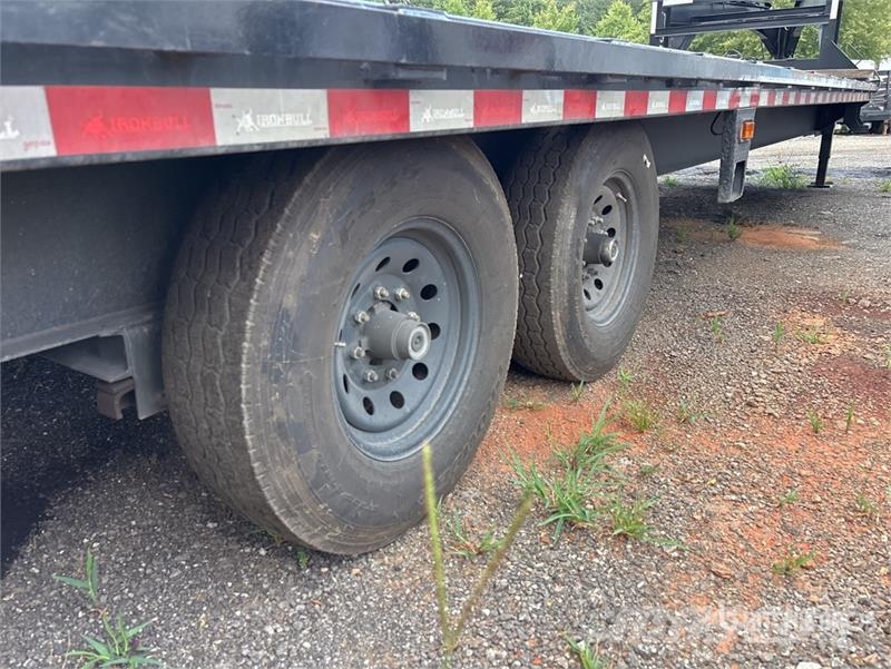 Iron Bull 32 ft T/A Gooseneck Equipment Trailer Ремаркета за превоз на автомобили