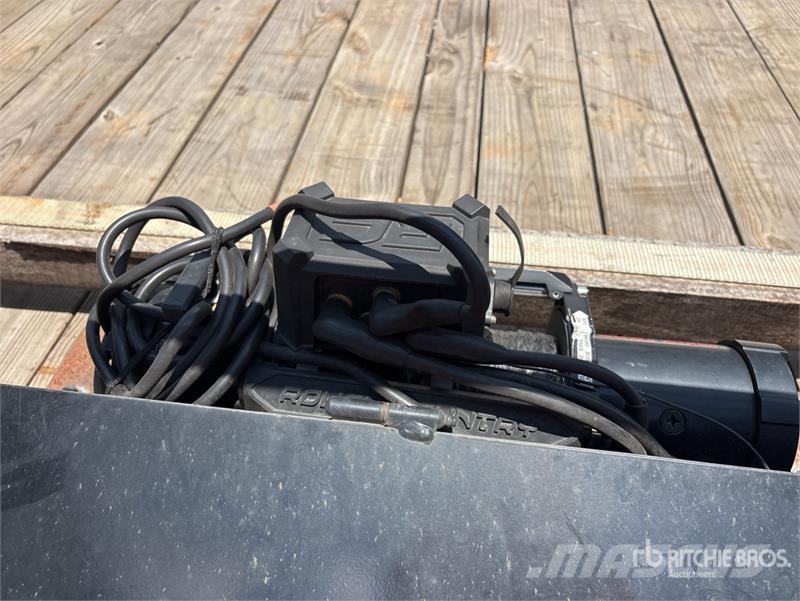 Iron Bull 32 ft T/A Gooseneck Equipment Trailer Ремаркета за превоз на автомобили