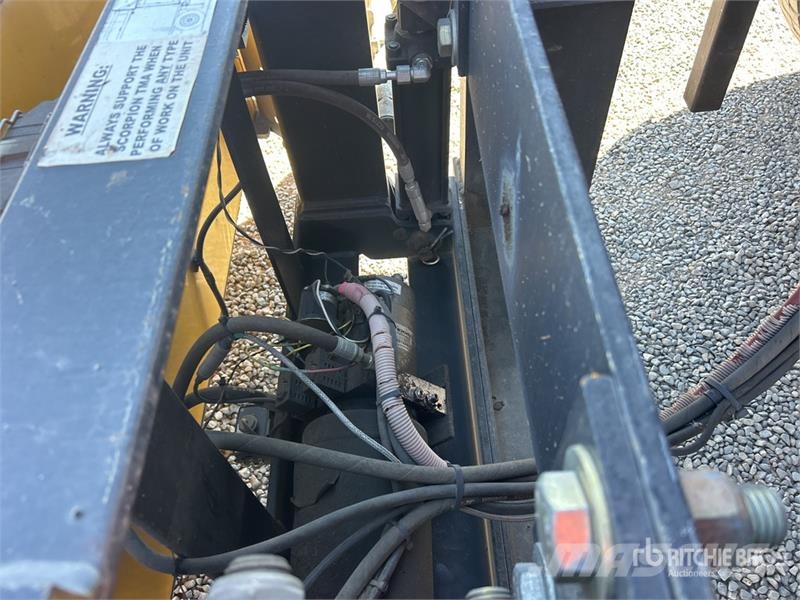 Isuzu FTR 4x2 Attenuator Truck مركبات الأغراض العامة