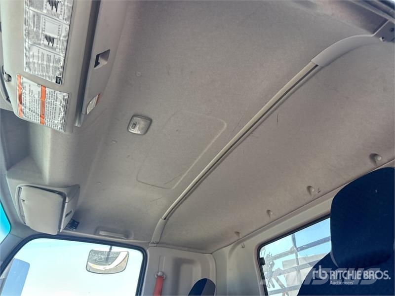 Isuzu FTR 4x2 Attenuator Truck مركبات الأغراض العامة
