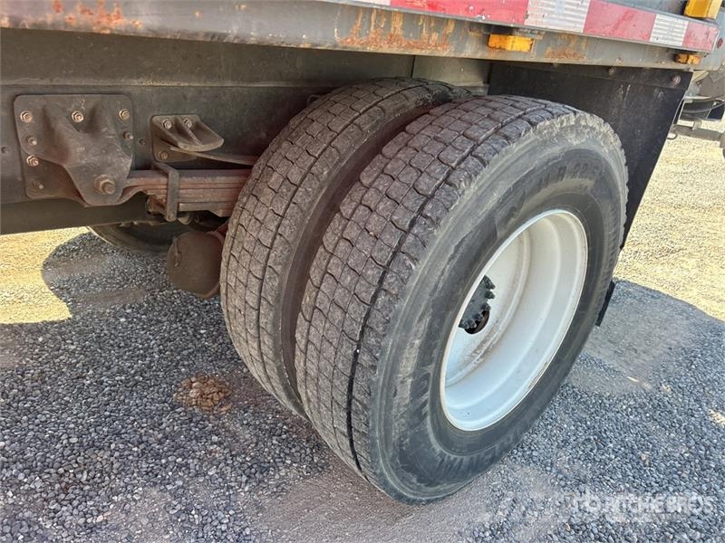 Isuzu FTR 4x2 Attenuator Truck مركبات الأغراض العامة