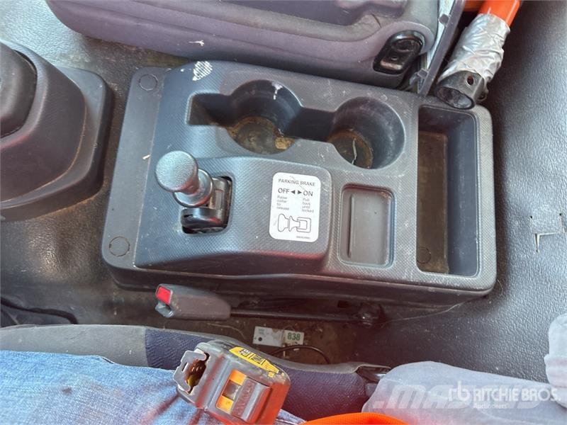 Isuzu FTR 4x2 Attenuator Truck مركبات الأغراض العامة