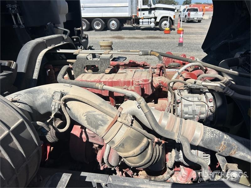 Isuzu FTR 4x2 Attenuator Truck مركبات الأغراض العامة