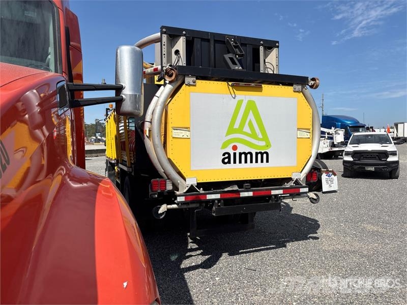 Isuzu FTR 4x2 Extended Cab Attenuator Truck مركبات الأغراض العامة
