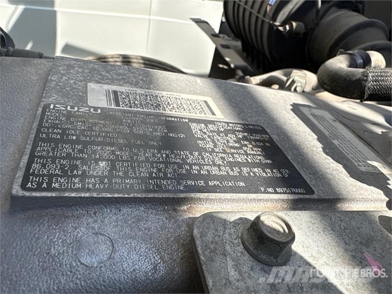 Isuzu FTR 4x2 Extended Cab Attenuator Truck مركبات الأغراض العامة