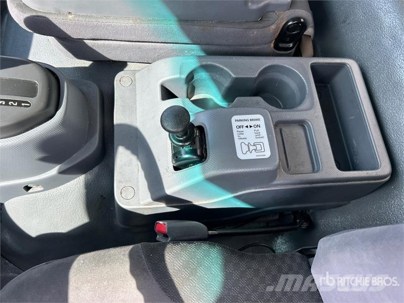 Isuzu FTR 4x2 Van Truck Furgons
