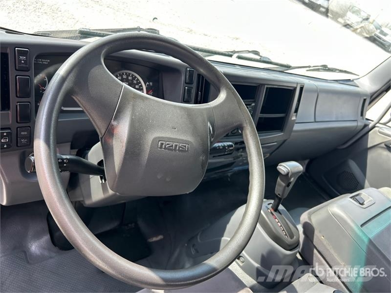 Isuzu FTR 4x2 Van Truck Furgons