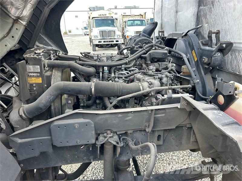 Isuzu FTR 4x2 Van Truck Furgons