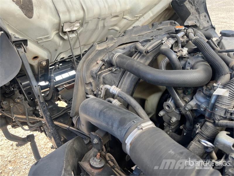 Isuzu NPR Camiones con temperatura controlada