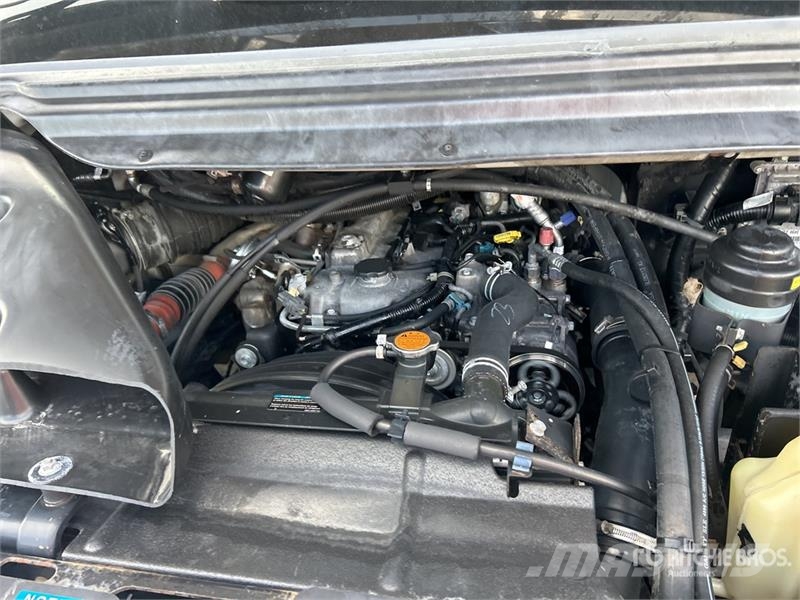 Isuzu NPR Lette lastebiler