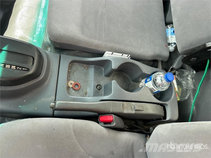 Isuzu NPR Sanduk kamioni