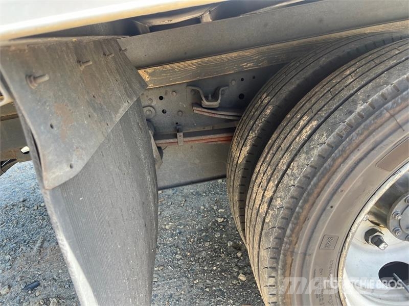 Isuzu NPR Camiones con temperatura controlada