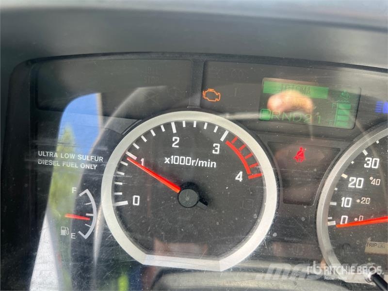 Isuzu NPR Camiones con temperatura controlada