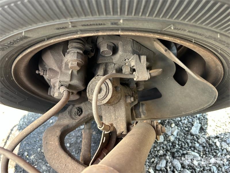Isuzu NPR Sanduk kamioni