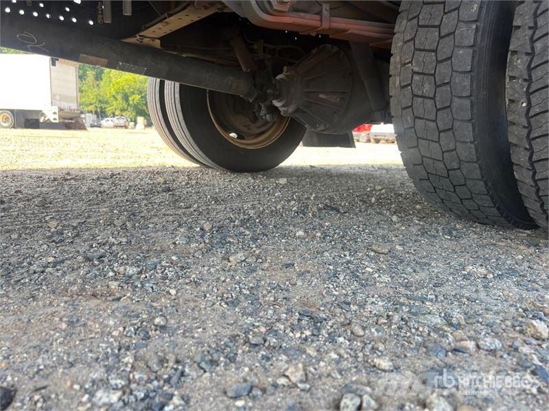 Isuzu NPR Camiones con temperatura controlada