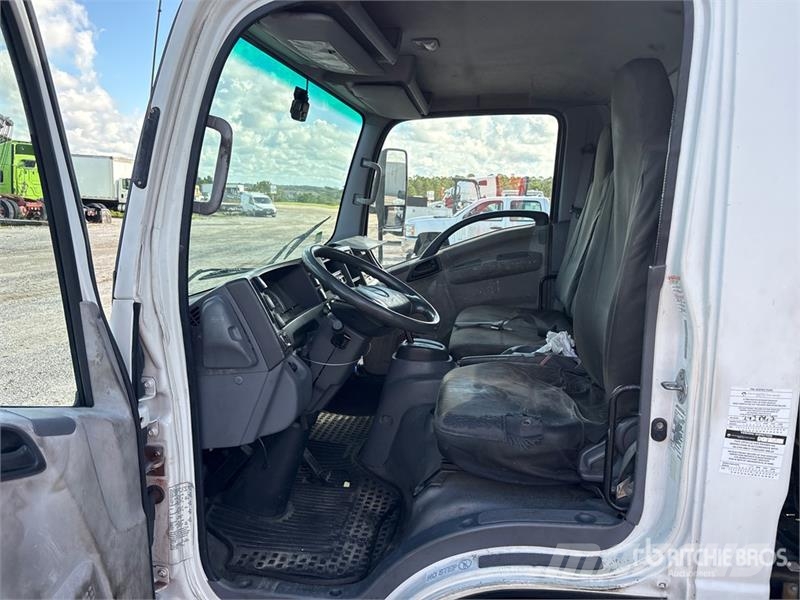Isuzu NPR Flatbed / Dropside trucks