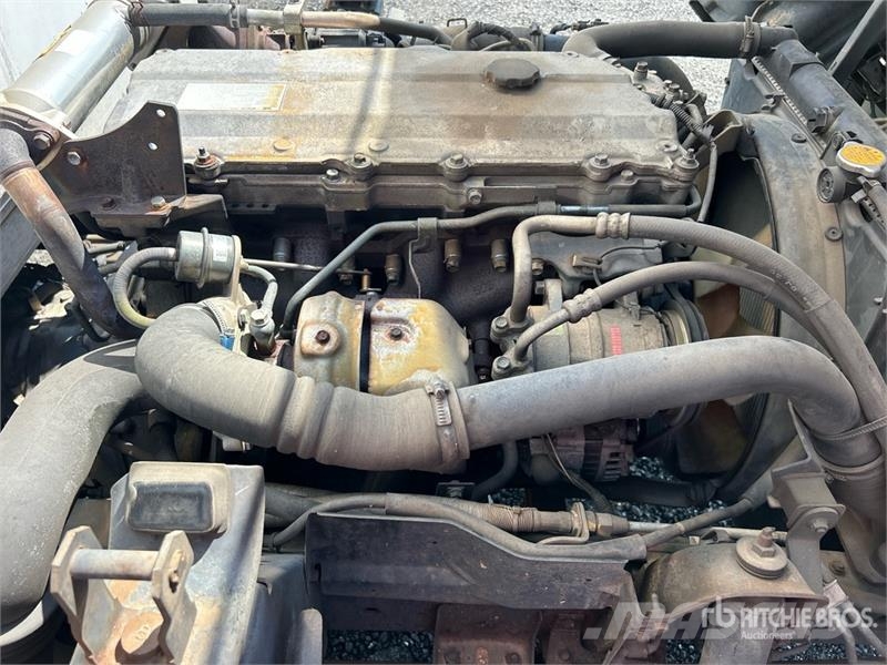 Isuzu NPR Sanduk kamioni