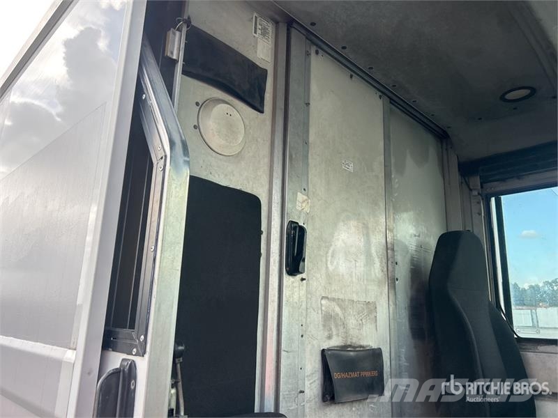 Isuzu NPR Lette lastebiler