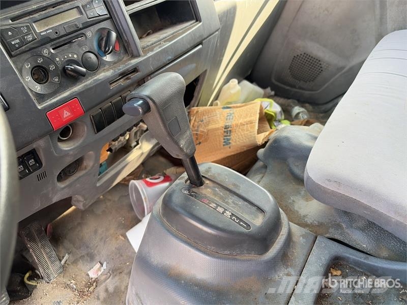 Isuzu NPR Φορτηγά Κόφα