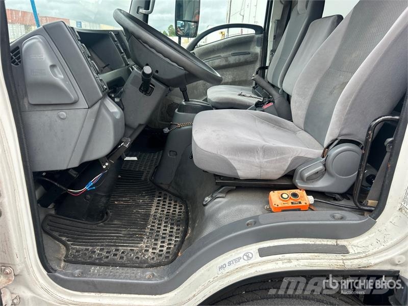 Isuzu NPR Kiper tovornjaki