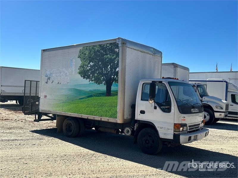 Isuzu NPR Bakwagens met gesloten opbouw