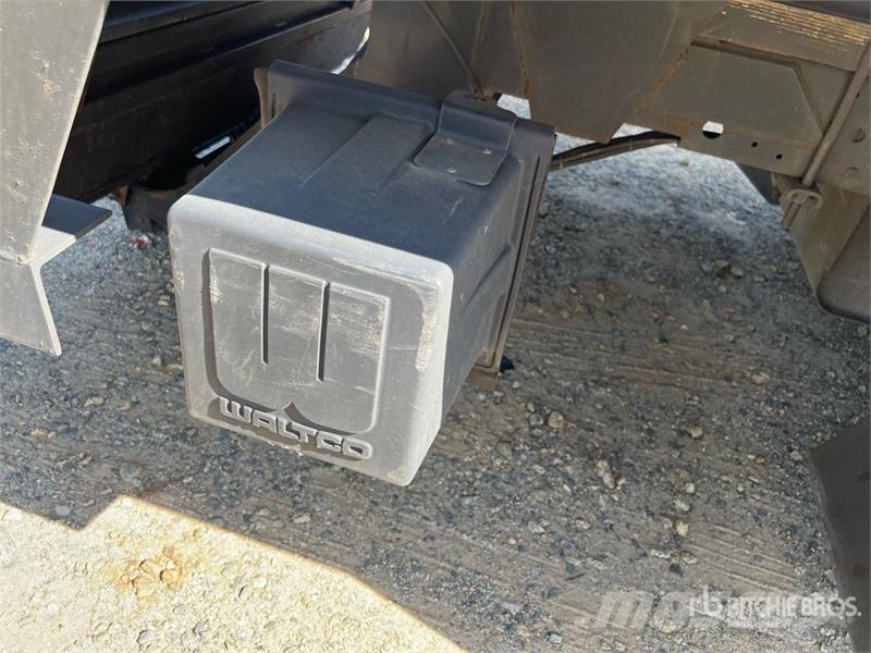 Isuzu NPR Camiones con temperatura controlada