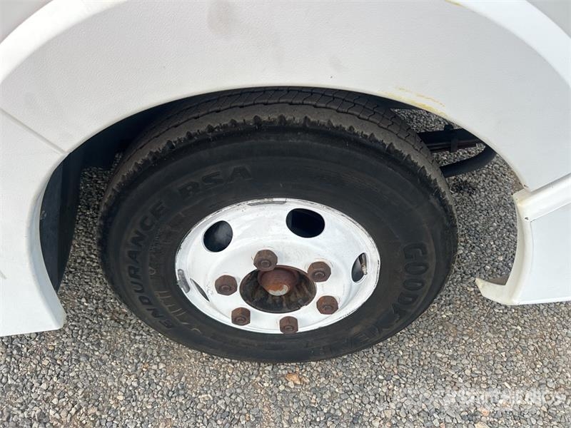Isuzu NPR Lette lastebiler