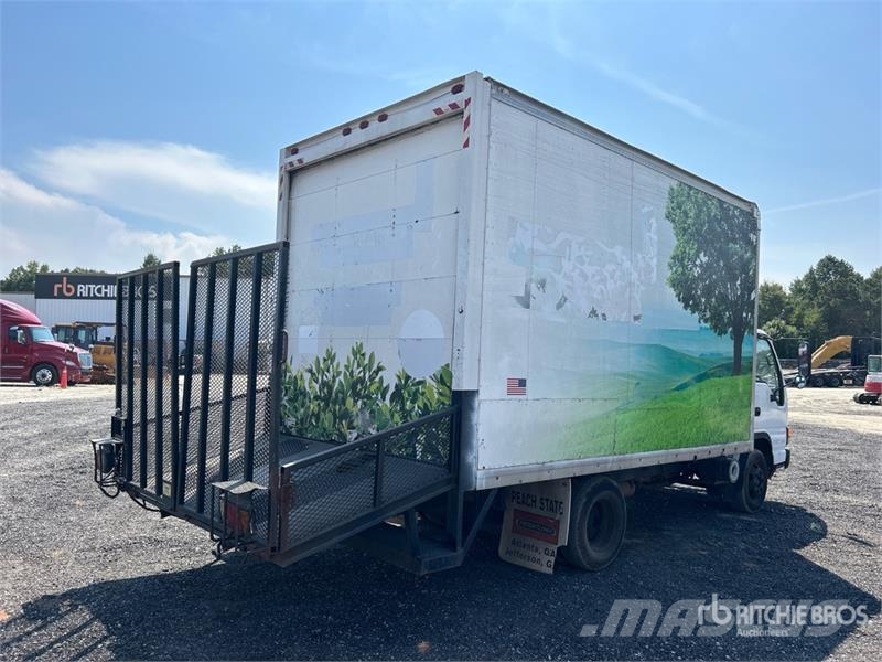 Isuzu NPR Sanduk kamioni