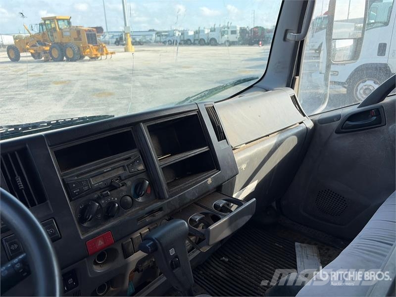 Isuzu NPR Další